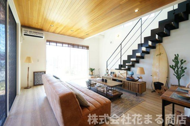 殿台町［モデルハウス］未使用物件の居間・リビング|＊当日ご案内可＊ご希望の物件まとめてご案内！弊社が掲載していない物件でもOK♪お気軽にご相談ください ♪お電話でのお問合わせがスムーズ♪