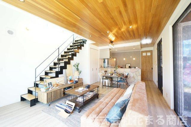 殿台町［モデルハウス］未使用物件の居間・リビング|＊当日ご案内可＊ご希望の物件まとめてご案内！弊社が掲載していない物件でもOK♪お気軽にご相談ください ♪お電話でのお問合わせがスムーズ♪