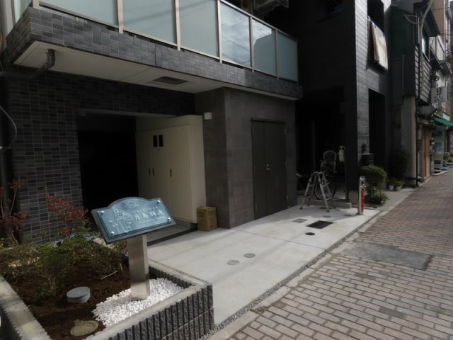 月島輝夜のエントランス|毎日通るエントランスはこのようになっています