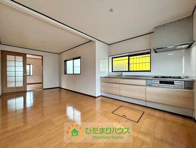 古河市諸川　中古一戸建ての居間・リビング