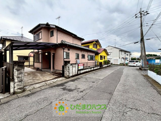 古河市諸川　中古一戸建ての前面道路含む現地写真