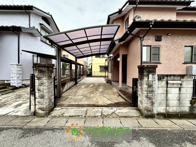古河市諸川　中古一戸建ての駐車場
