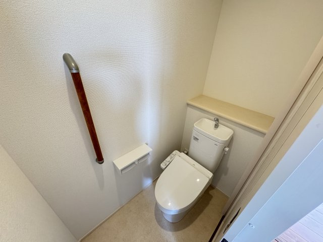 古ケ崎戸建のトイレ