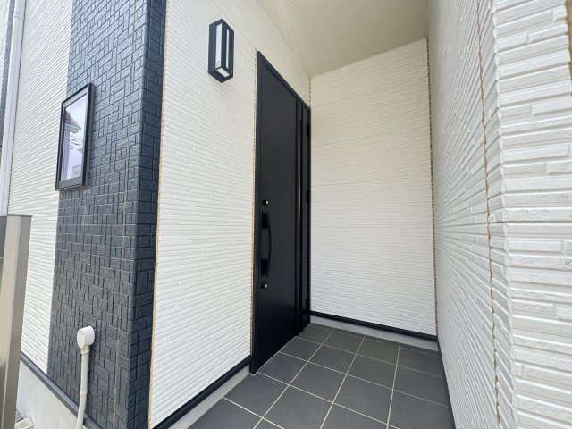 古ケ崎戸建のエントランス