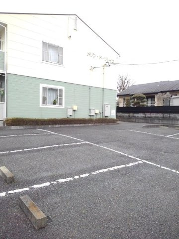 メゾン・ド・ソレイユの駐車場