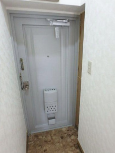 山口マンションの玄関