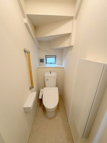 八潮市南川崎　中古戸建のトイレ|1階のトイレです