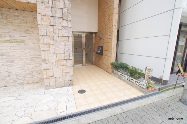 エクセレント南森町　仲介手数料無料のエントランス