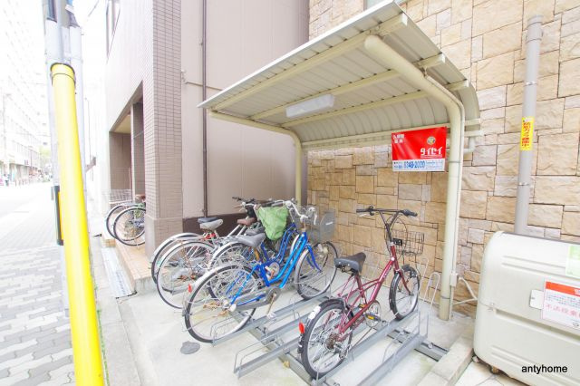 エクセレント南森町　仲介手数料無料の駐車場