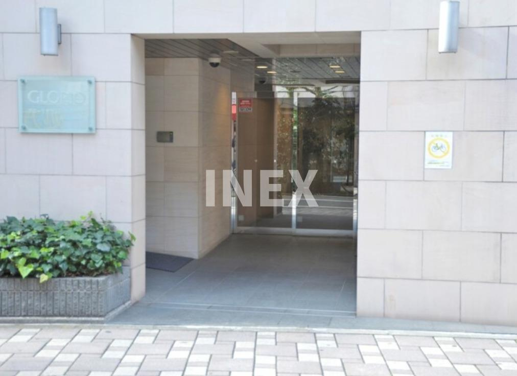 横浜市南区浦舟町４丁目の賃貸マンションのエントランス