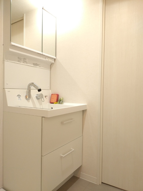 アステム芦屋B棟の独立洗面台