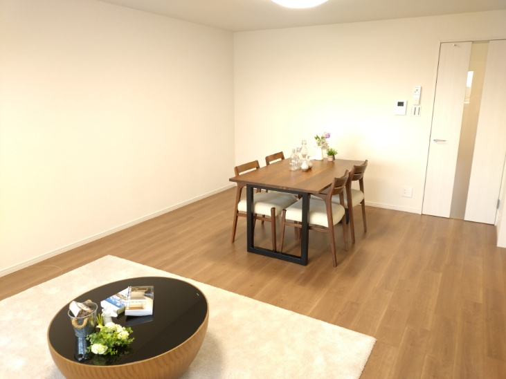 アステム芦屋B棟の居間・リビング