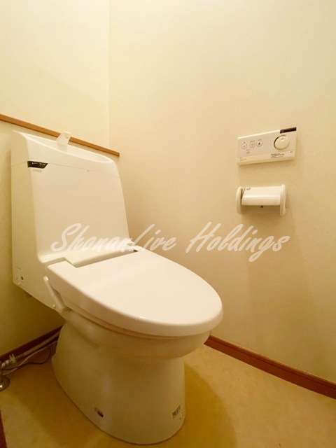 平塚市夕陽ケ丘のアパートのトイレ|清潔感のあるトイレです