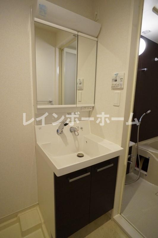 グランデ新宿の独立洗面台