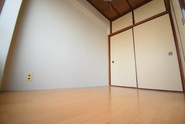 萩赤門ビルの寝室