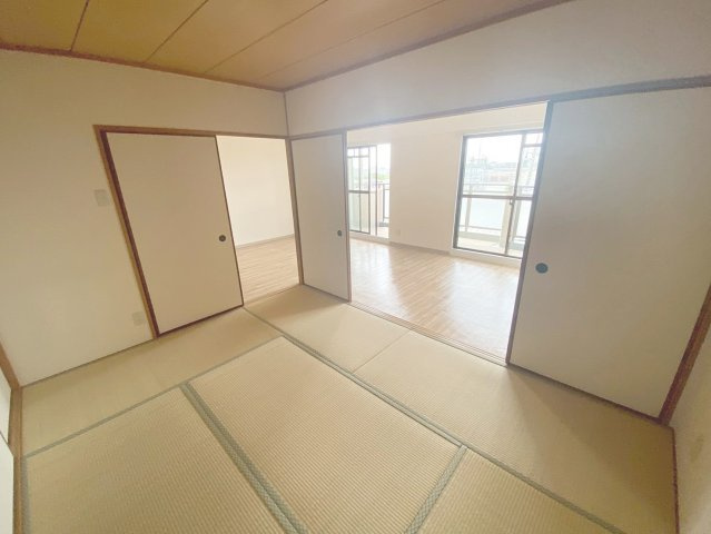 グランドゥール平井の内装|※同建物の類似写真となります。