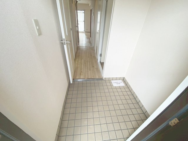 グランドゥール平井の玄関