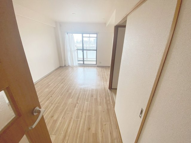 グランドゥール平井の居間・リビング