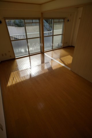 第2パークマンションの内装|同間取り別室の参考写真です