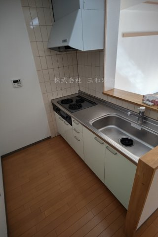 第2パークマンションのキッチン|同間取り別室の参考写真です