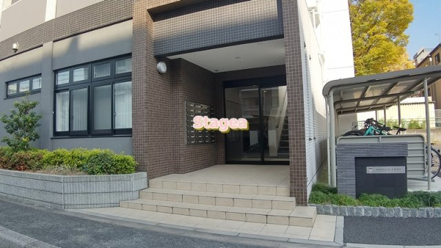 グラース武蔵浦和のエントランス