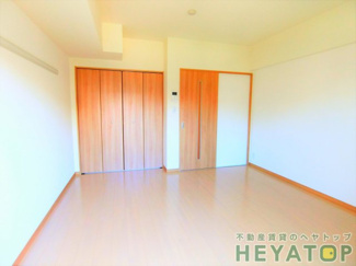 【内装】 | 洋室８.３帖（同仕様写真）