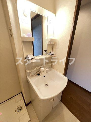 大阪市淀川区木川西２丁目の賃貸マンションの洗面所