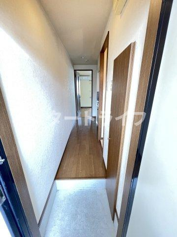 大阪市淀川区木川西２丁目の賃貸マンションの玄関