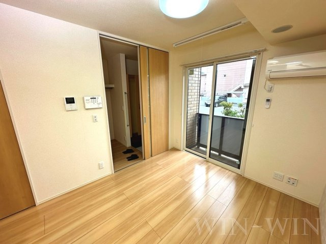 ルワンジュ Eの居間・リビング