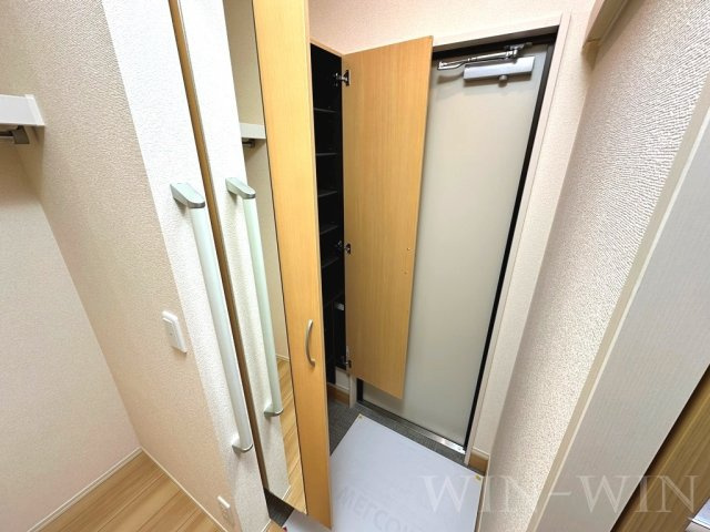 ルワンジュ Eの玄関