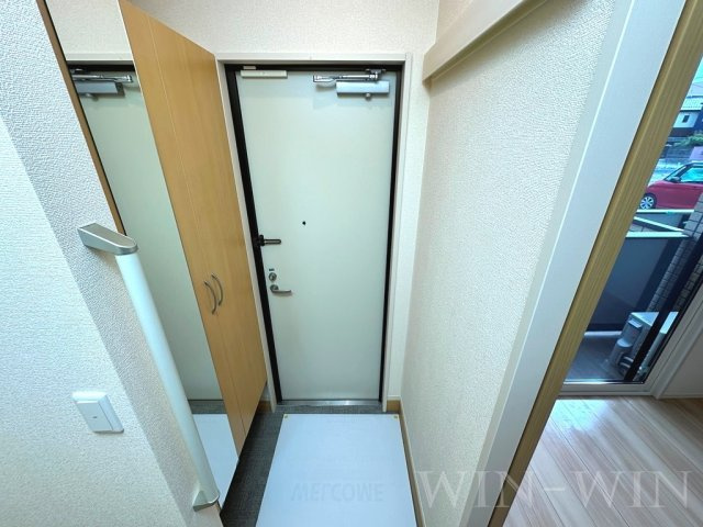 ルワンジュ Eの玄関