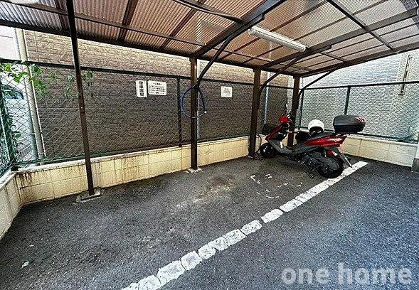 コスモハイツ新大阪弐番館の駐輪場|◆バイク置場ございます！
◆最新の空き状況など、詳細につきましてはお気軽にお問い合わせください！