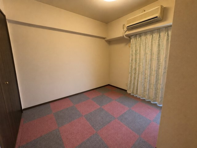 ライオンズマンション武道館前の洋室|※画像加工による家具消しを行っております。実際の室内と一部異なる可能性があります。