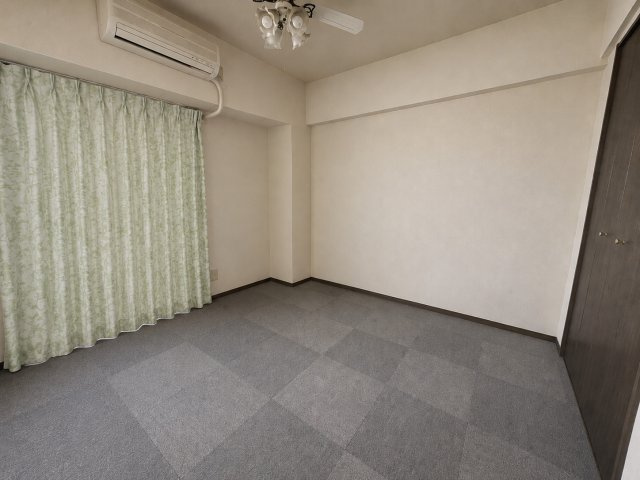 ライオンズマンション武道館前の洋室|※画像加工による家具消しを行っております。実際の室内と一部異なる可能性があります。