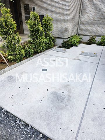 エミリア武蔵小金井の駐車場