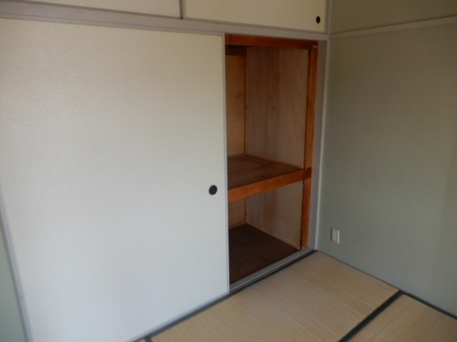 土山ハイツの収納