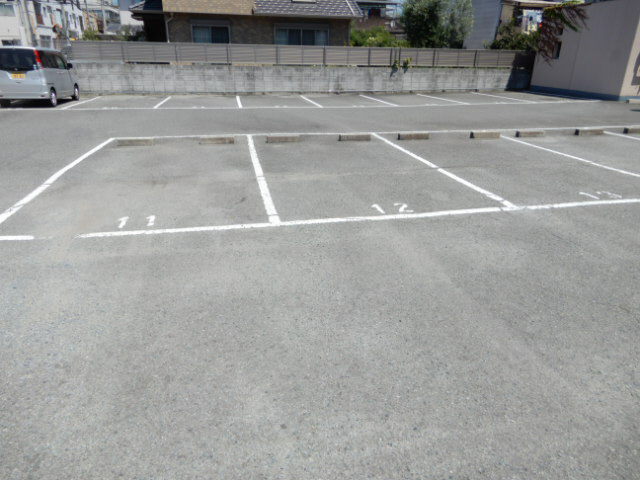 土山ハイツの駐車場