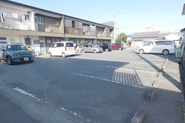 小豆餅モールの駐車場