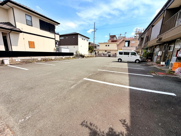 小豆餅モールの駐車場
