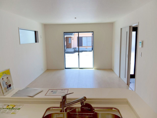 【居間・リビング】 | 清水町徳倉3期 新築建売分譲住宅 建物＋土地 TW06166 | 清水町徳倉　1号棟　リビング　※令和8年7月9日撮影写真