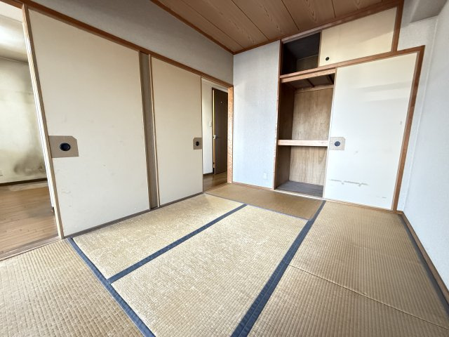 サーパス明石土山の和室