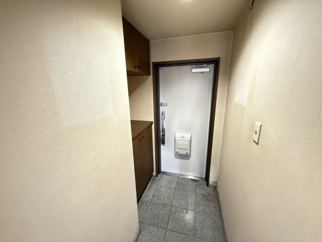 サーパス明石土山の玄関