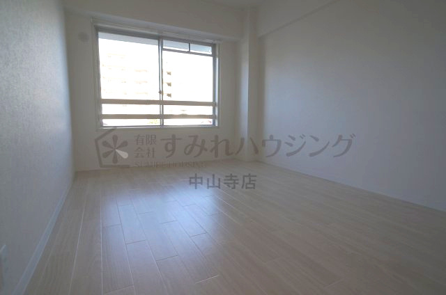 宝旭ハイツの洋室