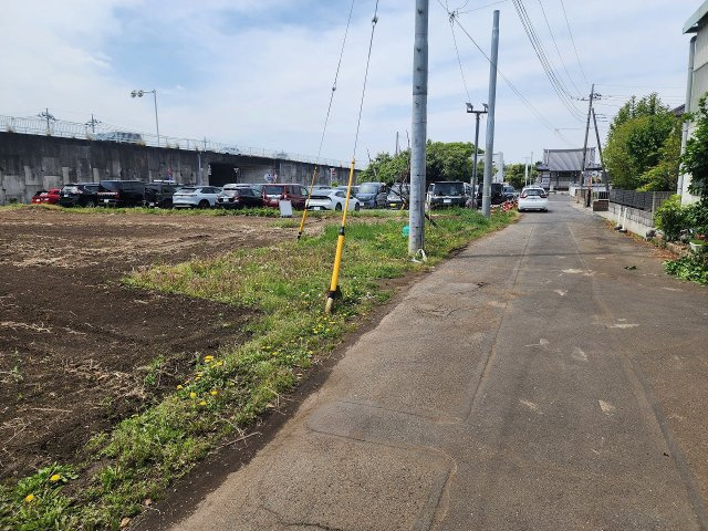 高崎市萩原町売土地の前面道路含む現地写真