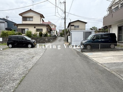 【仲介手数料０円】相模原市中央区淵野辺本町1丁目　中古一戸建ての前面道路含む現地写真|相模原市中央区淵野辺本町1丁目　中古一戸建て
