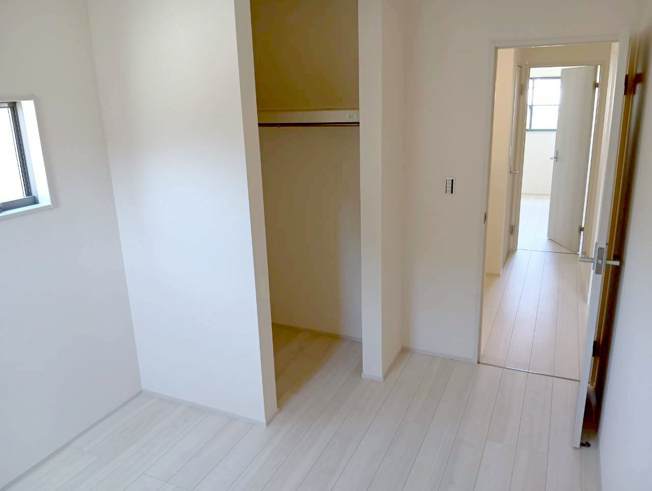 【洋室】 | 清水町徳倉3期 新築建売分譲住宅 建物＋土地 TW06166 | 清水町徳倉　2号棟　２F洋室6.7帖南西　※令和8年7月9日撮影写真