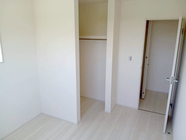 【洋室】 | 清水町徳倉3期 新築建売分譲住宅 建物＋土地 TW06166 | 清水町徳倉　2号棟　２F洋室6.7帖北東　※令和8年7月9日撮影写真