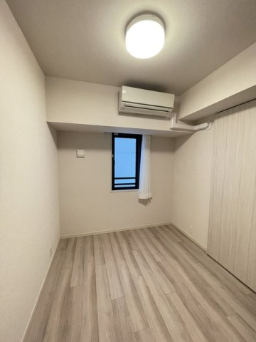 リビオレゾン新橋nexの洋室