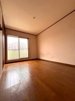 あきる野市草花　4LDK中古戸建♪の洋室|3部屋ある洋室はすべてゆとりの6帖設計♪
