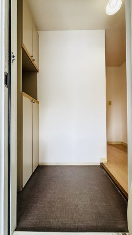 ハイデンス般若寺のエントランス